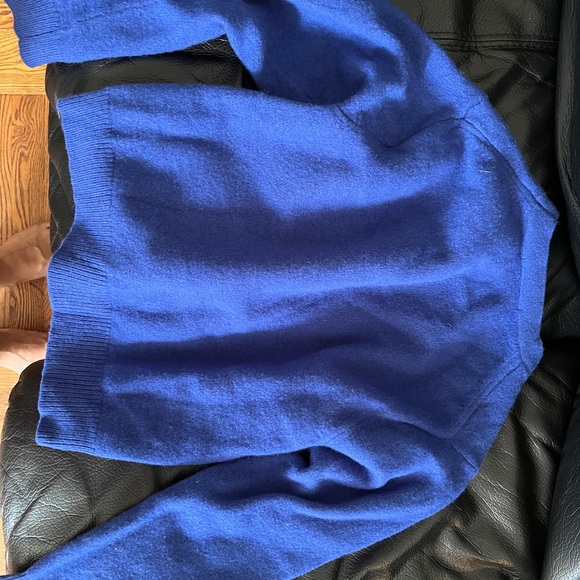 Uniqlo Sweaters - ⏰Uniqlo 100% wool sweater
